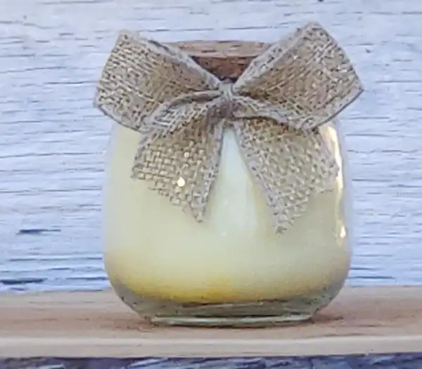 Honeysuckle-candle-600x525-product-lettering Honeysuckle scent candle